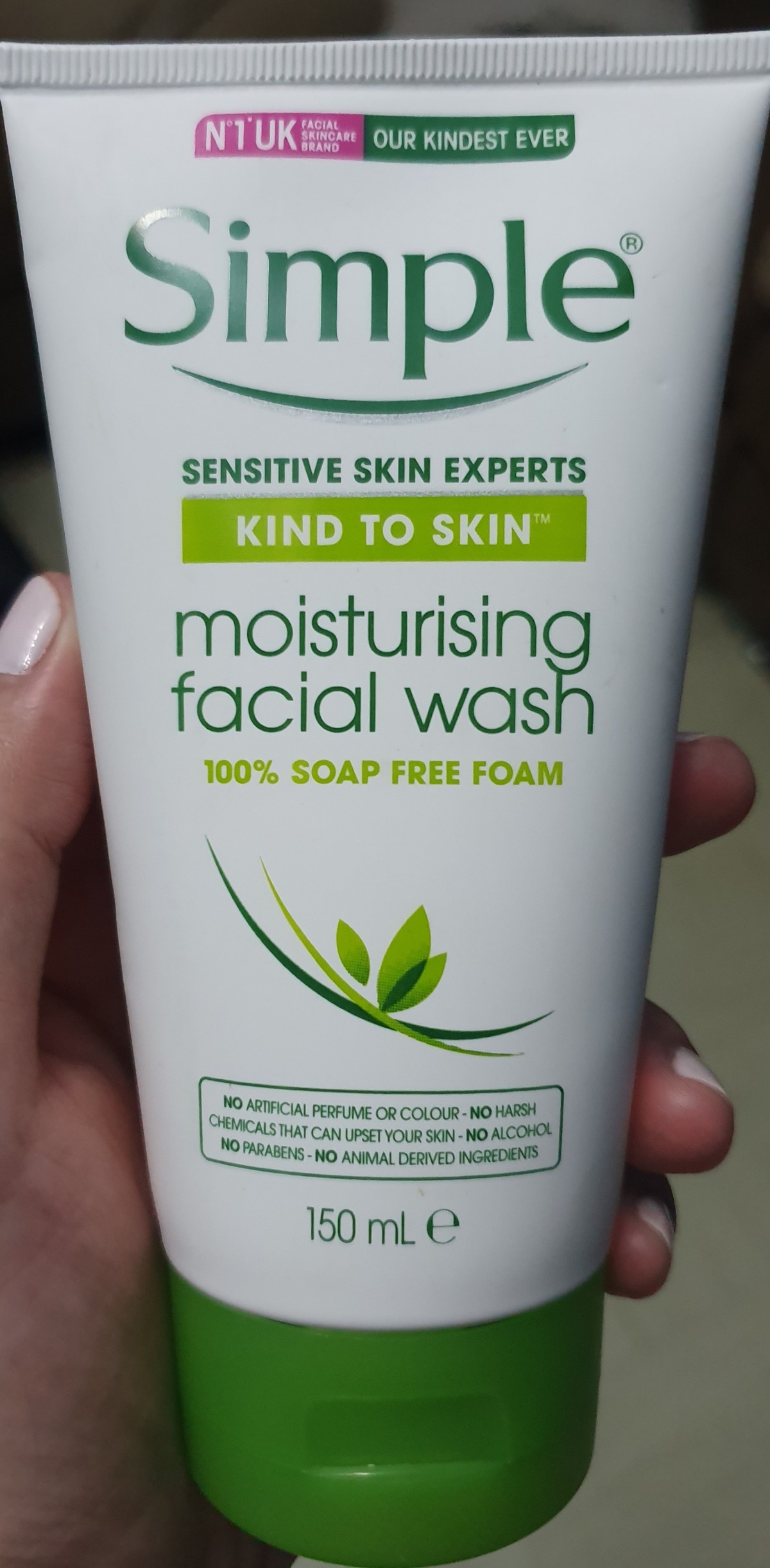 Moisturizing Facial Wash – Simple